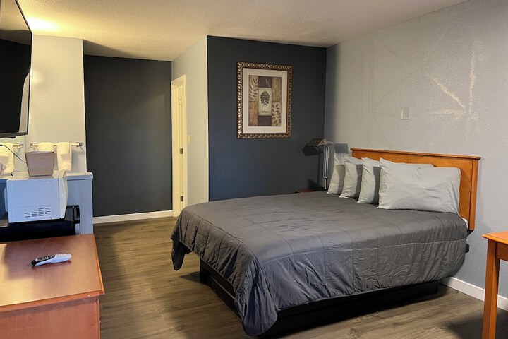 Room 18 of 35