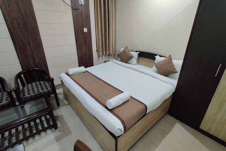 Room 15 of 30