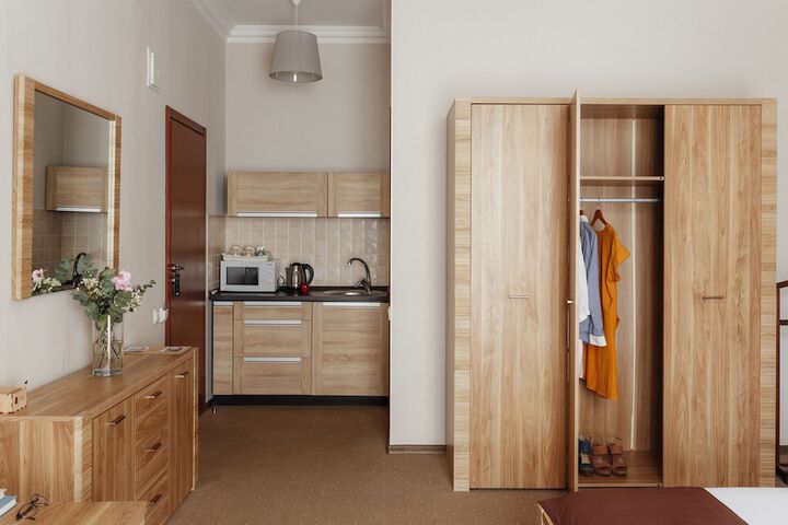Room 16 of 40