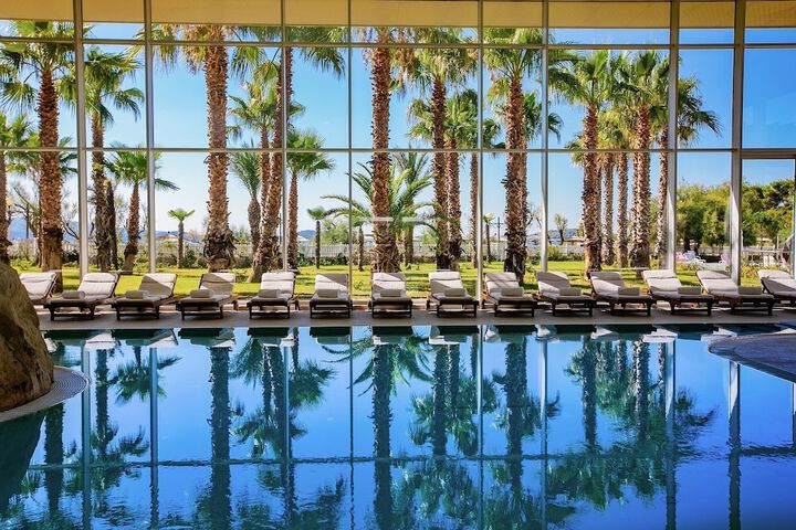 Hotel Pool