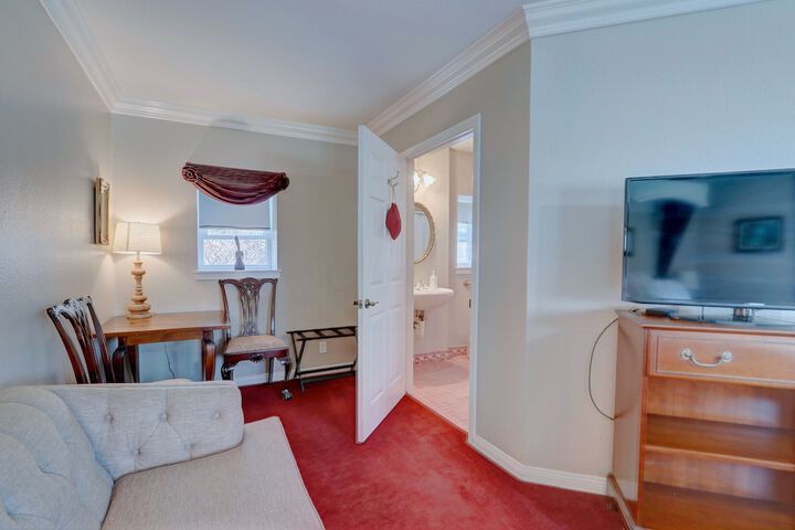 Room 33 of 135