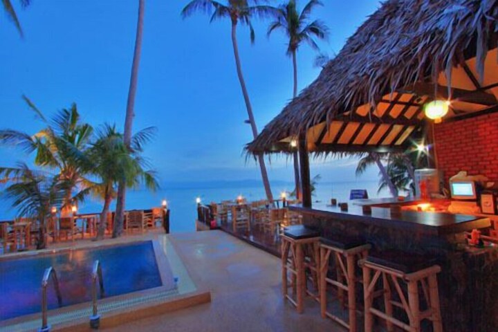 Hotel with Pool