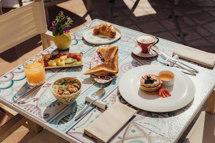 Breakfast/Coffee Service 26 of 40