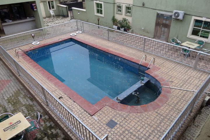 Pool 19 of 24