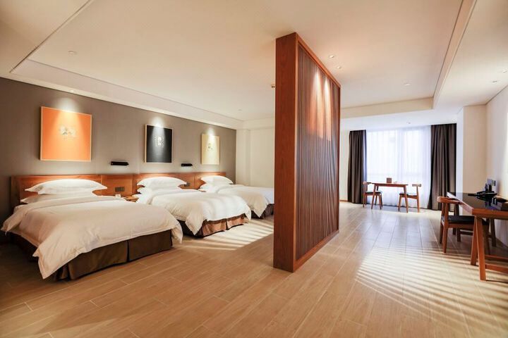 Room 12 of 15