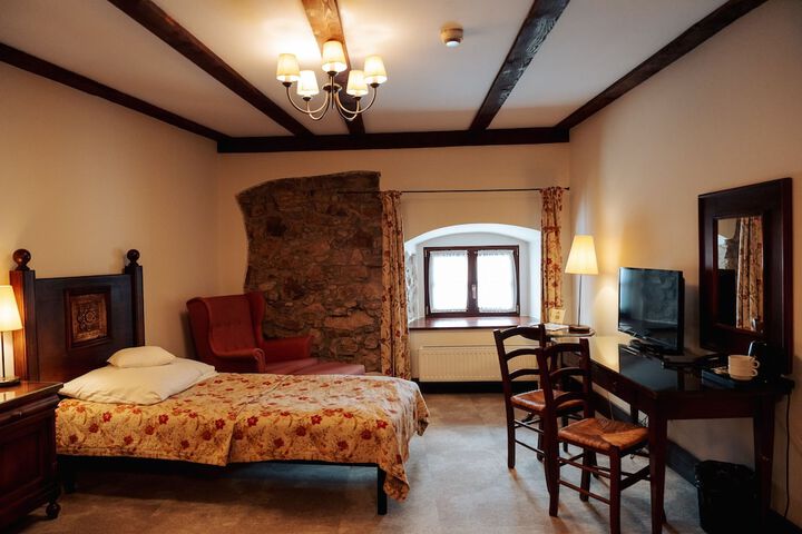 Room 9 of 130