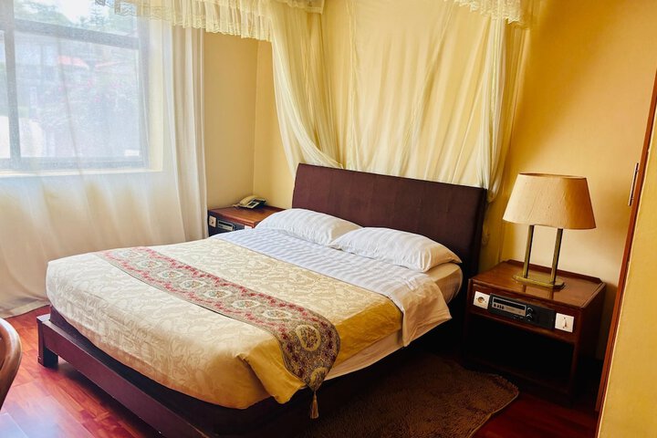 Room 5 of 18