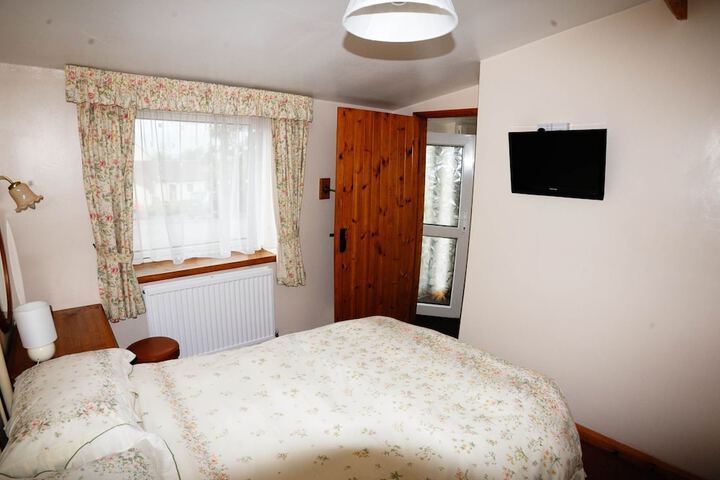 Room 2 of 43