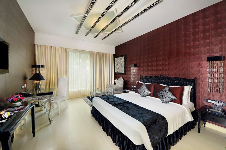 Room 27 of 133