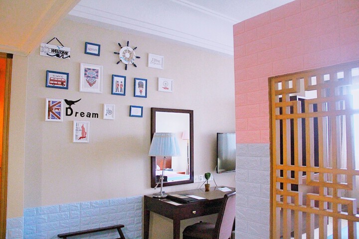 Room 8 of 39