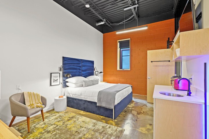 Room 7 of 15