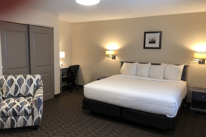 Room 8 of 48