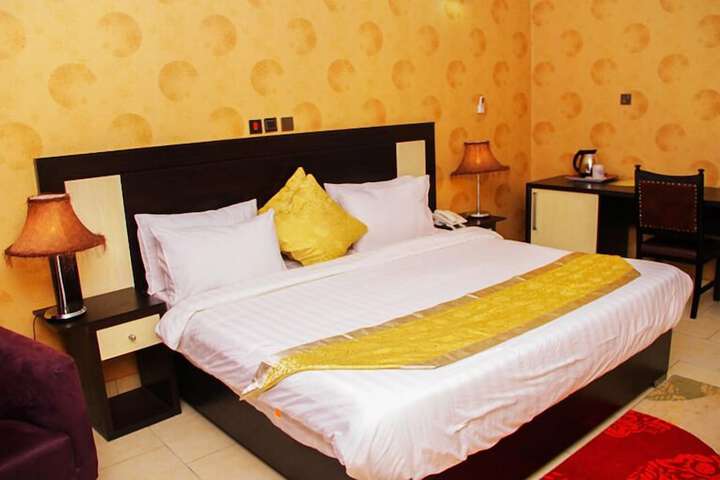 Room 14 of 29