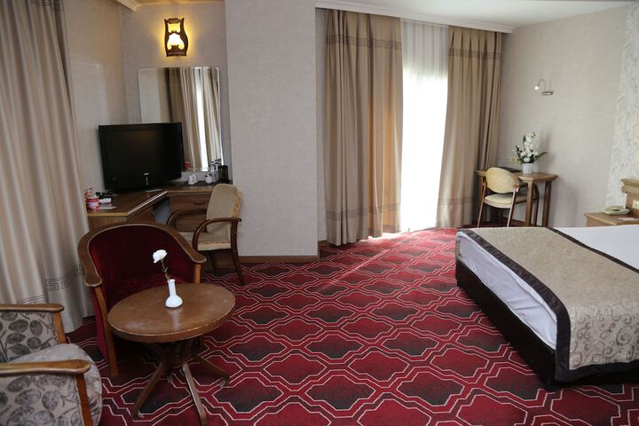 Room 10 of 48