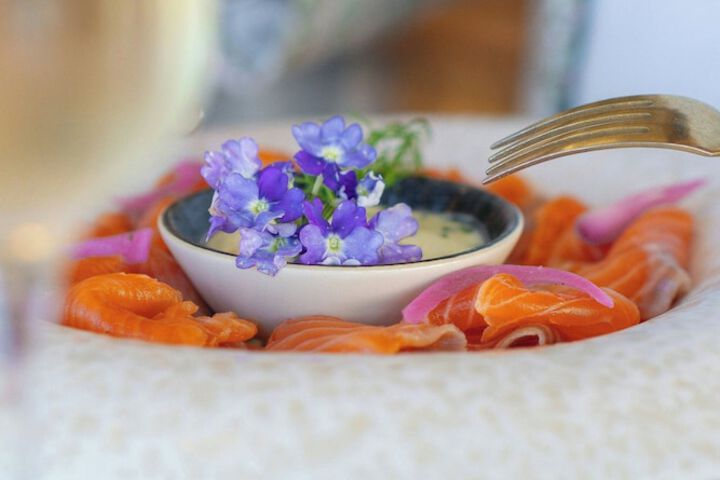 Dining 73 of 109
