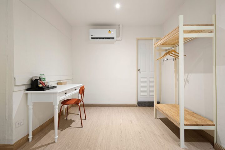 Room 13 of 65