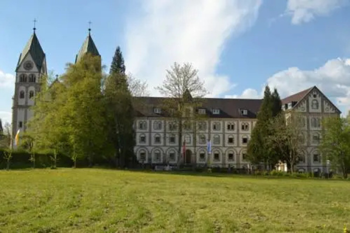 ST. BONIFATIUSKLOSTER GAESTEHAUS