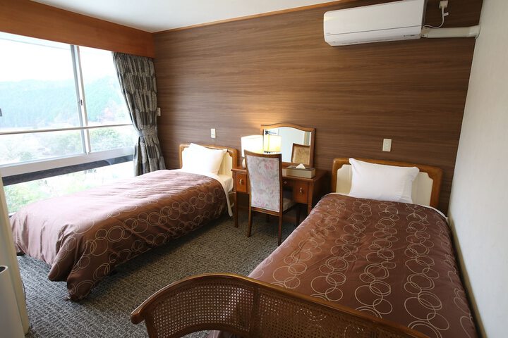 Room 7 of 44
