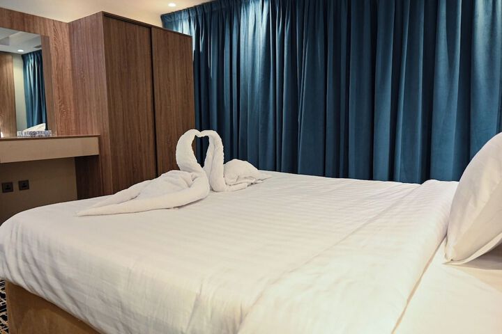 Room 18 of 37