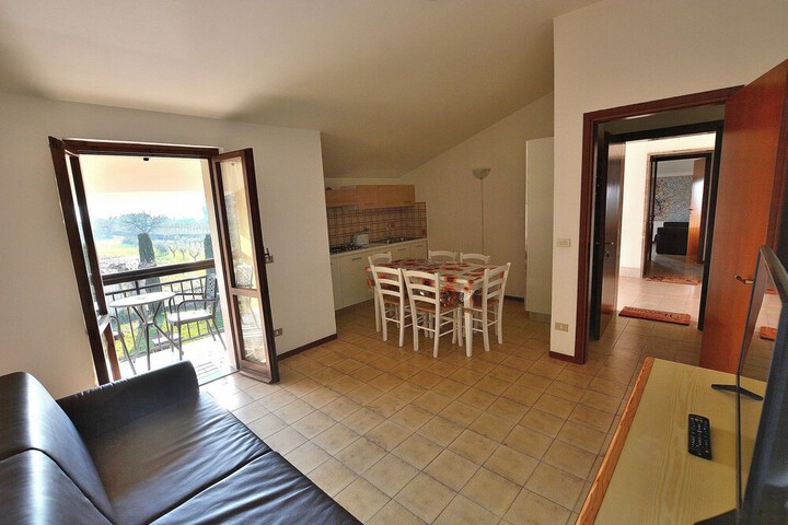 Room 15 of 25