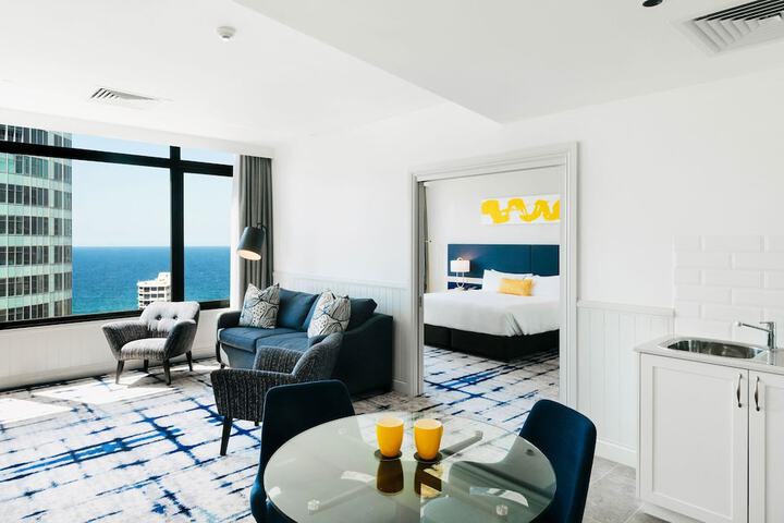 Room 10 of 113