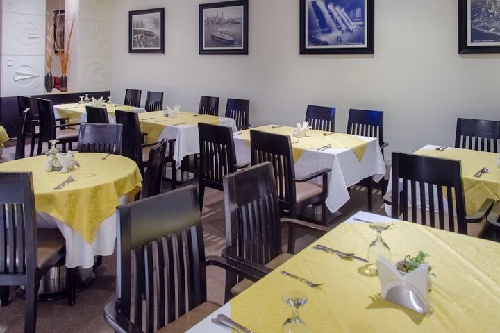 Dining 44 of 78