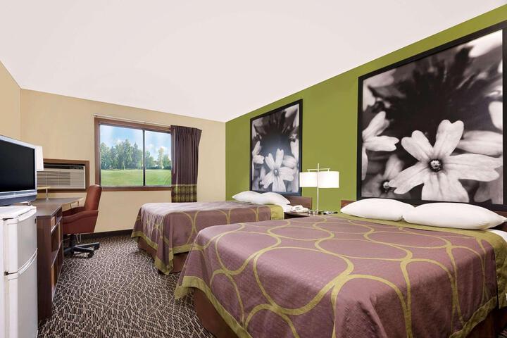 1 Queen Bed (11 of 18)