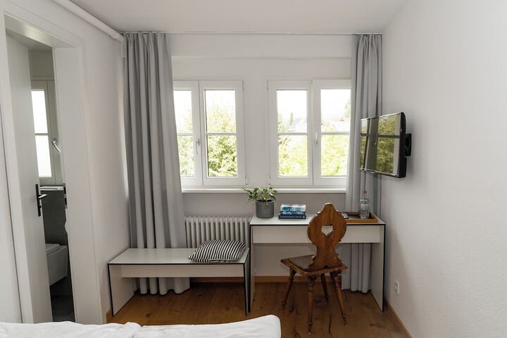 Room 185 of 395