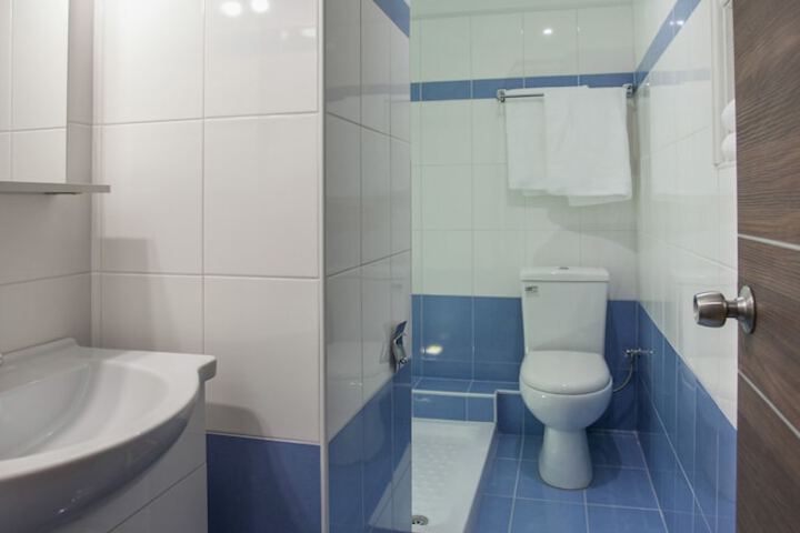 Room 44 of 59