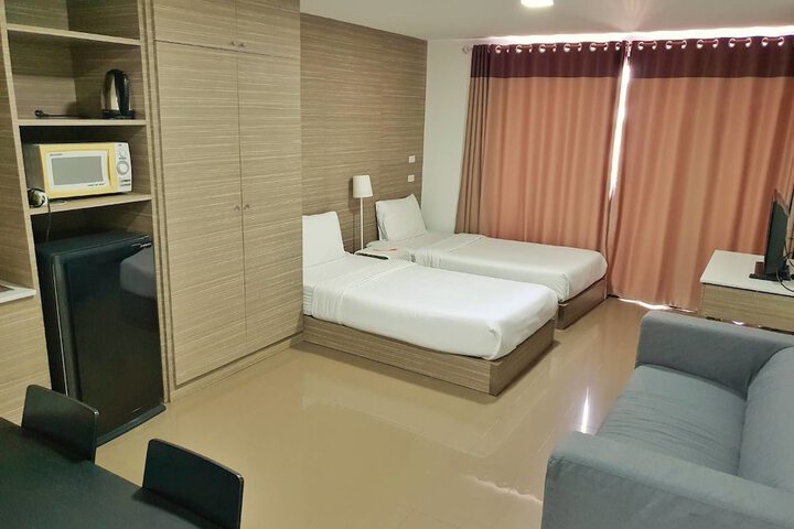 Room 10 of 31