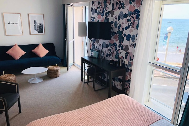 Room 25 of 51