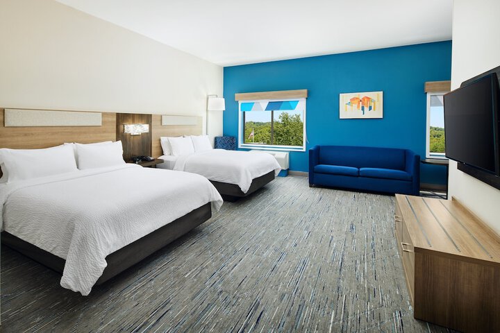 1 King Bed Suite (10 of 17)