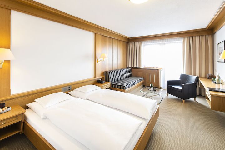 Room 13 of 49