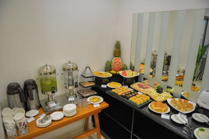 Dining 43 of 47