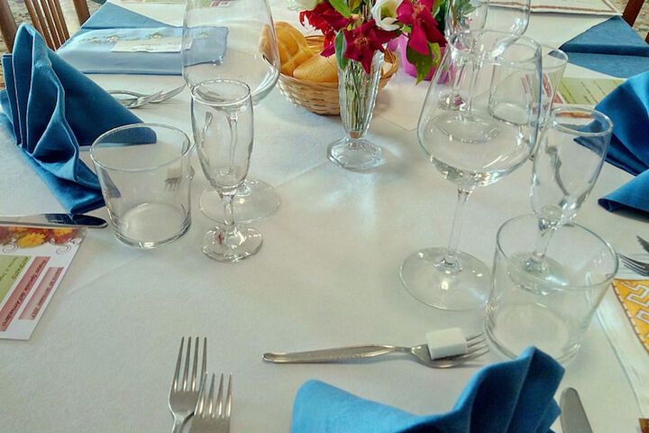 Dining 32 of 65