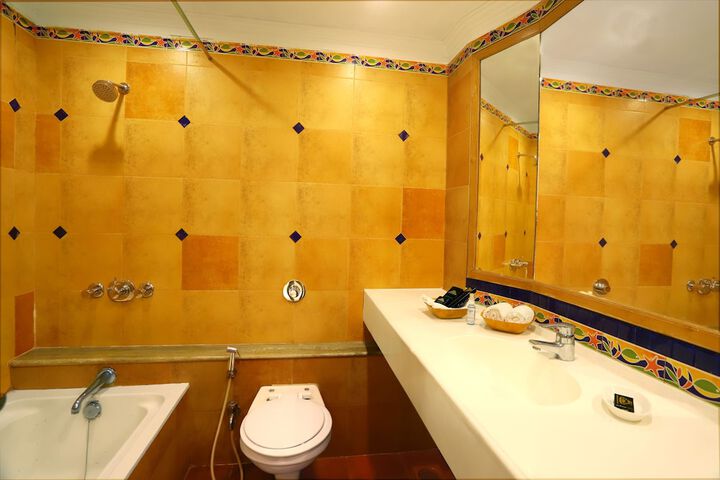 Room 23 of 37