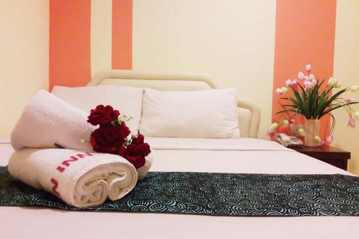 Room 12 of 48