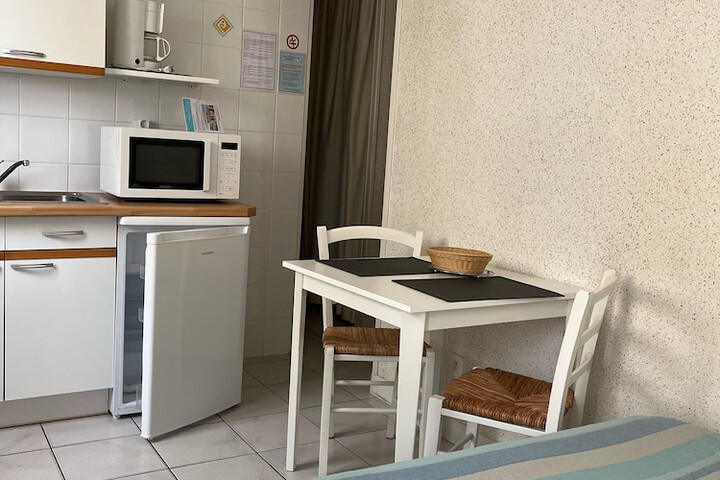 Room 14 of 50
