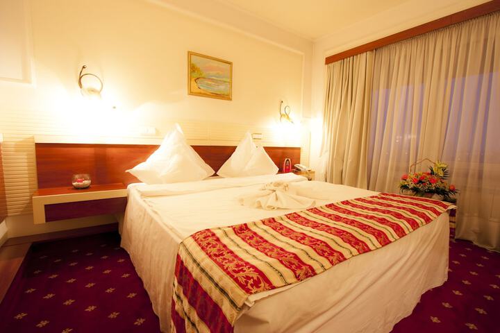 Room 5 of 34