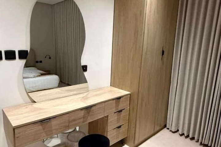 Room 4 of 15