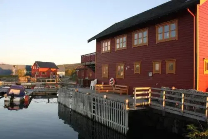 VESTERAALEN SJOEHUSHOTELL