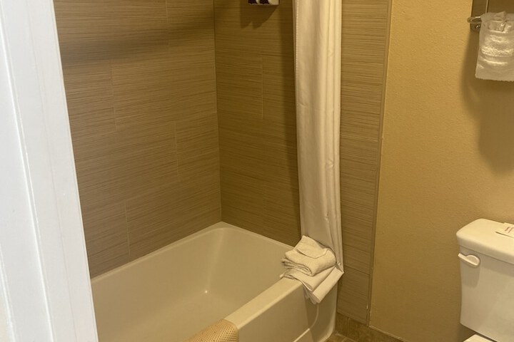 Room 3 of 6