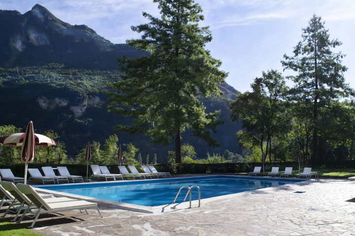Hotel Pool