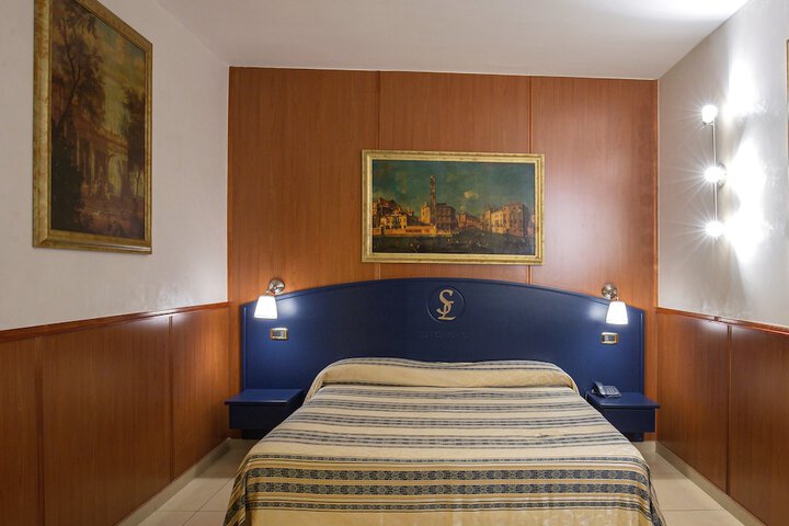 Room 10 of 82