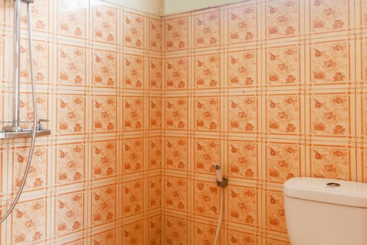 Room 14 of 32