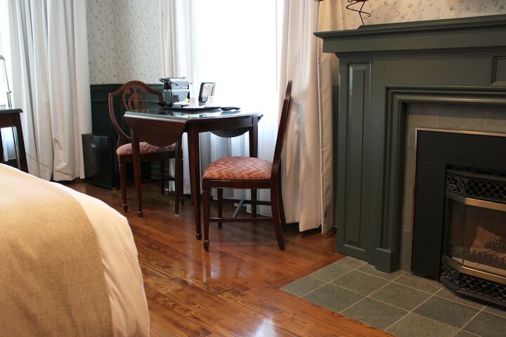 Room 47 of 164