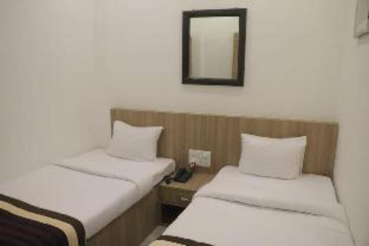 Hotel Piyush Regency