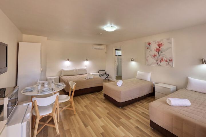 Room 4 of 47