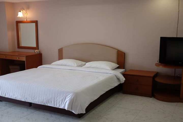 Room 16 of 20