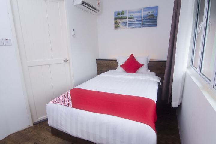 Room 20 of 33
